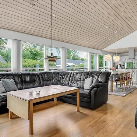 Tatil Evi Lovely In With Kitchen