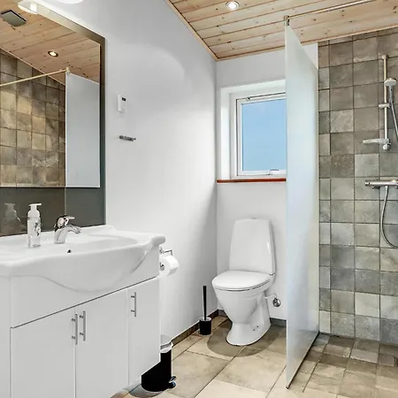 Сasa de vacaciones Lovely In With Kitchen Grenå