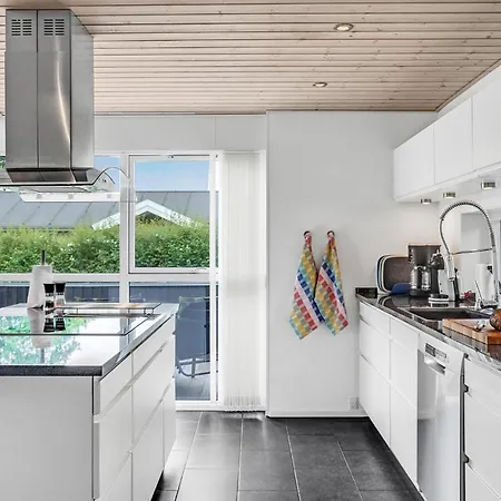 Lovely In With Kitchen Holiday home Grenaa
